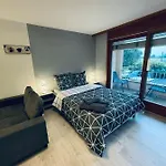 De Aux Bains De